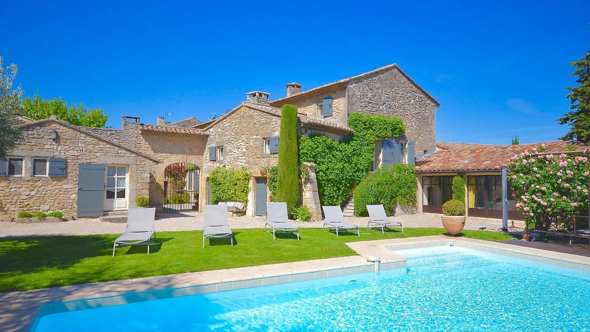 Вилла Ferme St Roch Robion en Luberon