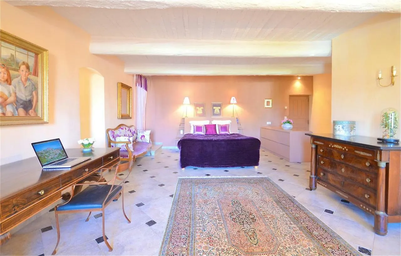Вилла Ferme St Roch Robion en Luberon