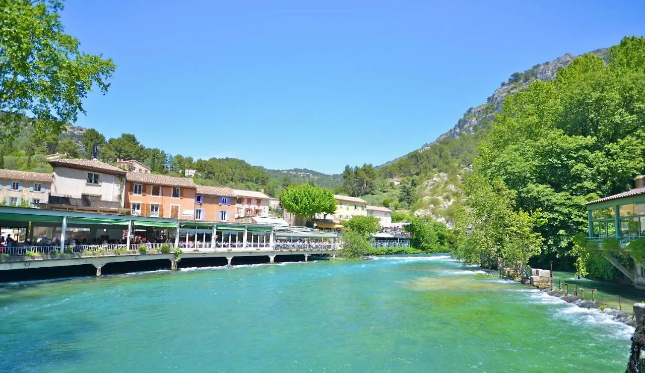 Вилла Ferme St Roch Robion en Luberon